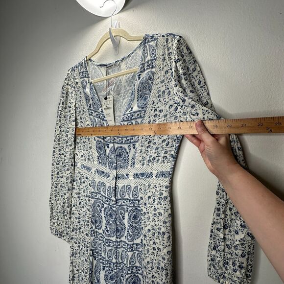 Stradivarius Off White & Blue Floral Paisley Print Long Sleeve V-Neck Maxi Dress - Picture 16 of 16